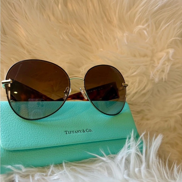 Eyewear Avvenice Tiffany Blue Aviator Sunglasses Aviator